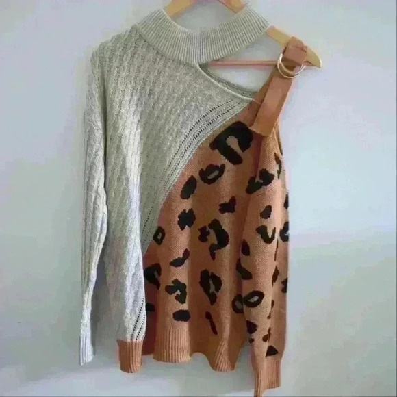 AMAZON | Women's Gray/Tan  Two-Toned Long Sleeved Cold Shoulder Sweater - Picture 3 of 6